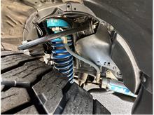 Vehicle Thumb #33