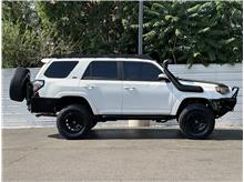 Vehicle Thumb #9