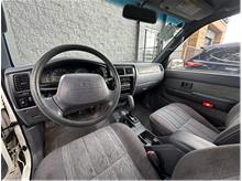 Vehicle Thumb #14