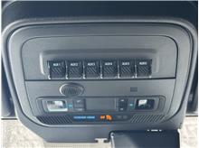 Vehicle Thumb #27