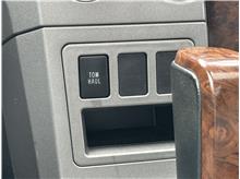 Vehicle Thumb #27