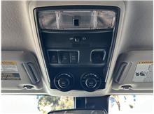 Vehicle Thumb #27