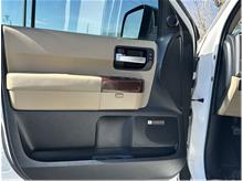 Vehicle Thumb #33