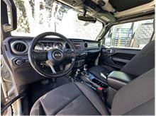 Vehicle Thumb #14