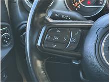 Vehicle Thumb #19
