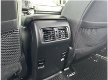 Vehicle Thumb #18
