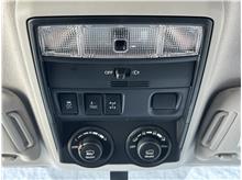 Vehicle Thumb #26
