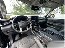 Vehicle Thumb #14