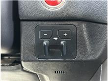 Vehicle Thumb #26