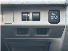Vehicle Thumb #25