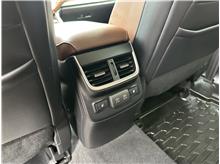 Vehicle Thumb #18