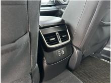 Vehicle Thumb #17