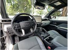 Vehicle Thumb #14