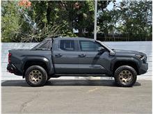 Vehicle Thumb #9