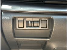 Vehicle Thumb #26
