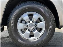 Vehicle Thumb #26