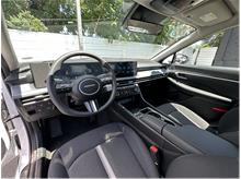 Vehicle Thumb #14