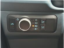 Vehicle Thumb #25
