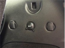Vehicle Thumb #16