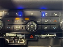 Vehicle Thumb #25