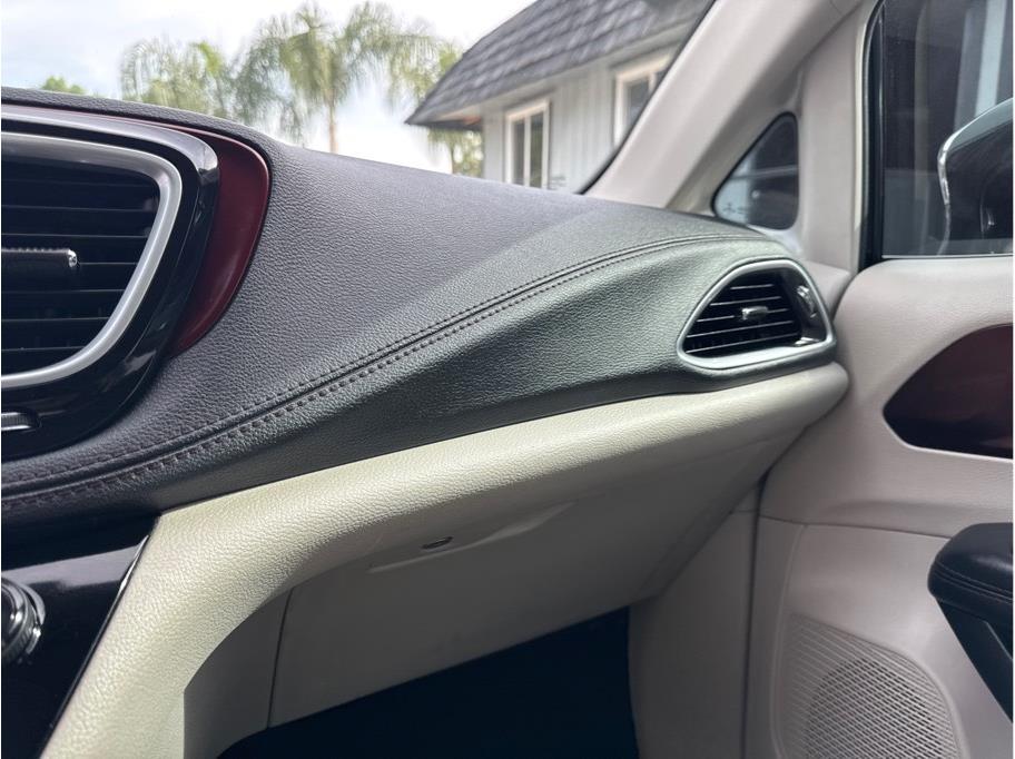 2020 Chrysler Pacifica Limited - Photo 14