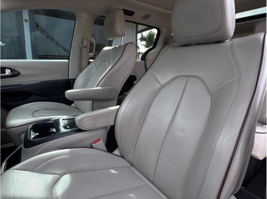 2020 Chrysler Pacifica Limited - Photo 7