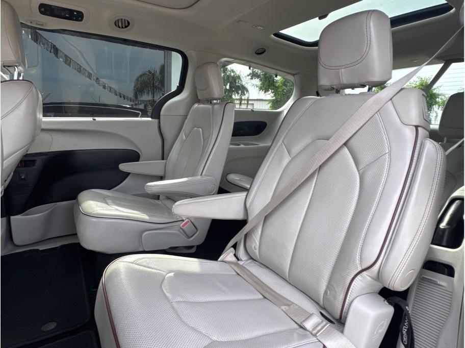 2020 Chrysler Pacifica Limited - Photo 8