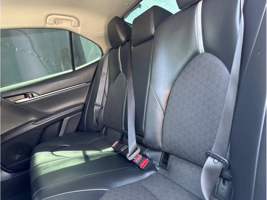2022 Toyota Camry XSE - Photo 9