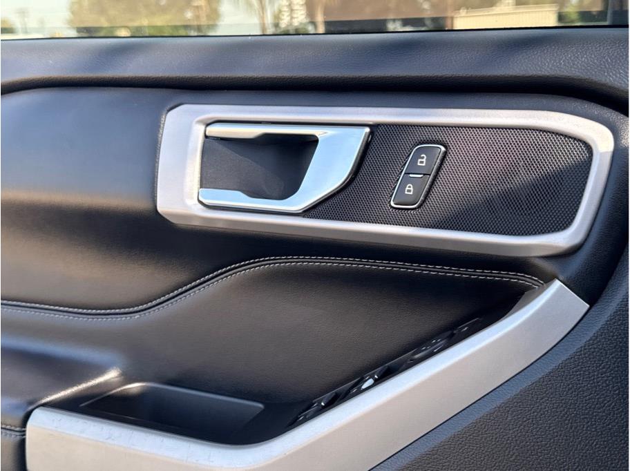 2022 Ford Explorer XLT - Photo 16