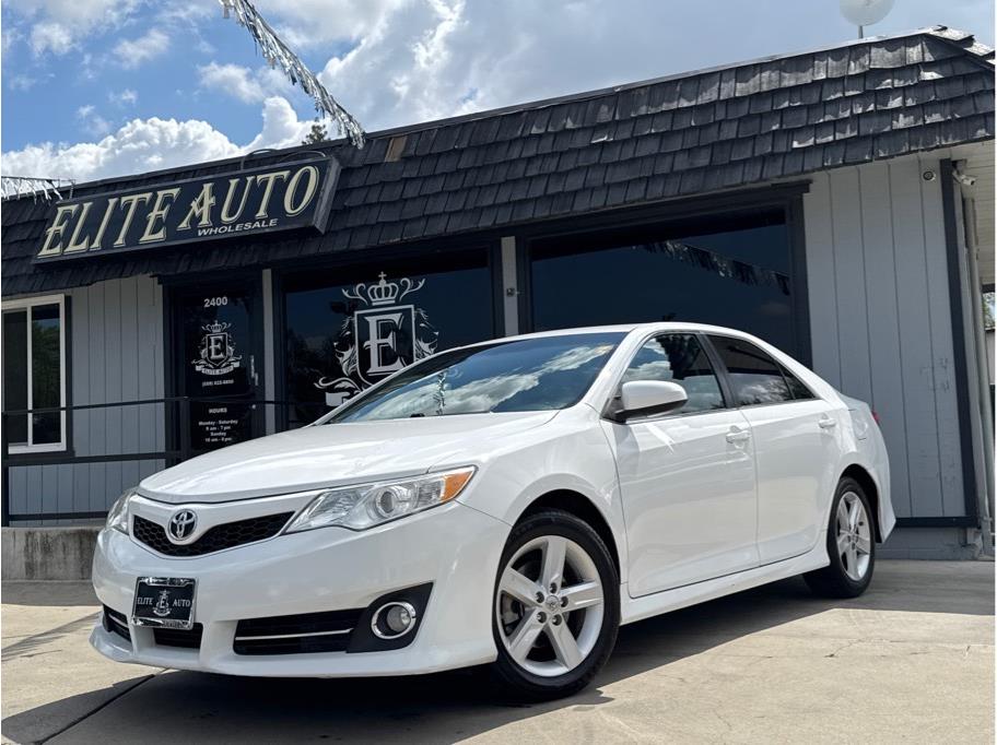 2014 Toyota Camry 2.5 Auto SE's photo