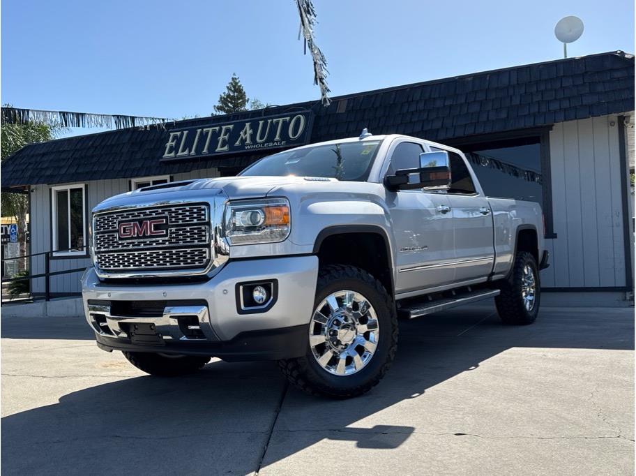 2019 GMC Sierra 4WD Crew Cab Standard Box Denali's photo
