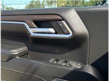 Vehicle Thumb #17