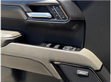 Vehicle Thumb #18