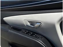 Vehicle Thumb #16