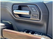 Vehicle Thumb #17