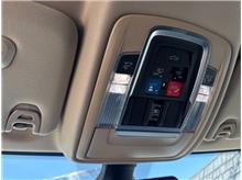 Vehicle Thumb #16