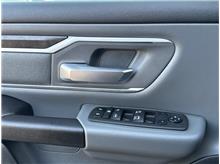 Vehicle Thumb #16