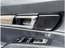 Vehicle Thumb #17