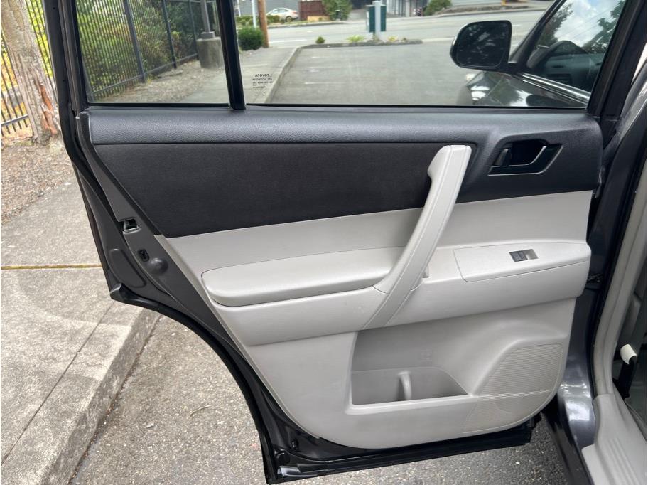 2012 Toyota Highlander SE - Photo 16