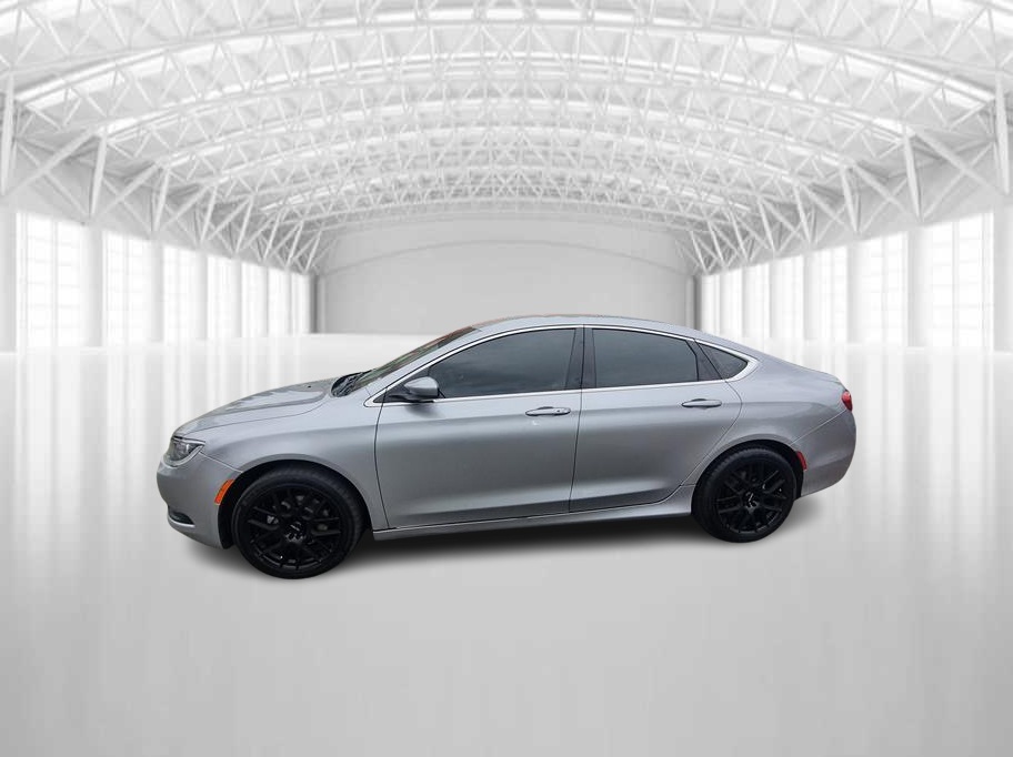 2016 Chrysler 200 LX's photo