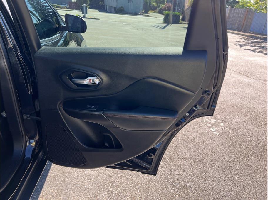 2020 Jeep Cherokee Trailhawk - Photo 24
