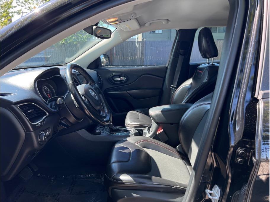 2020 Jeep Cherokee Trailhawk - Photo 6