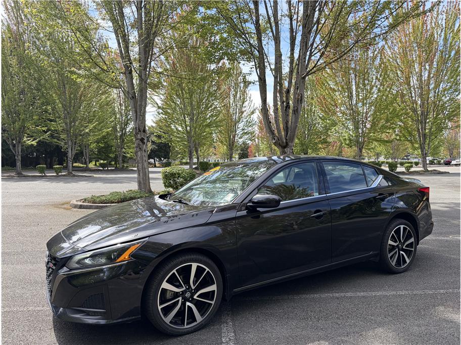2023 Nissan Altima SR