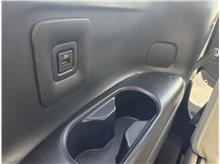Vehicle Thumb #80