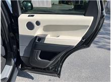 Vehicle Thumb #19