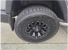 Vehicle Thumb #9