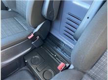 Vehicle Thumb #17