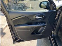 Vehicle Thumb #8