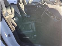 Vehicle Thumb #20