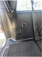 Vehicle Thumb #19